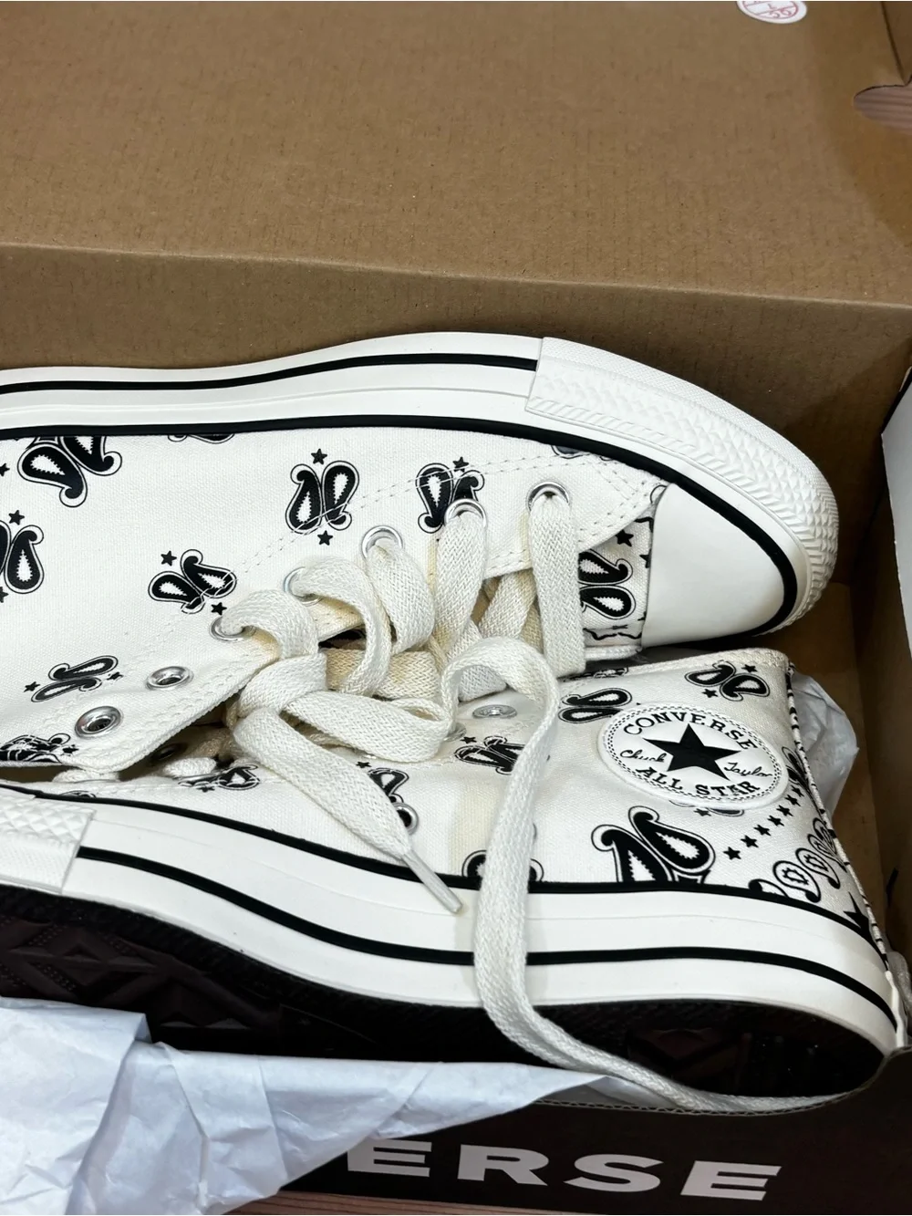 Converse Women's Sz 7 Chuck Taylor All Star Hi White Black Paisley  Sneakers